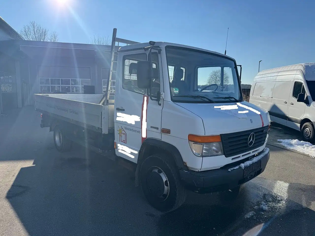Mercedes-Benz Vario 813D Pritsche Lang AHK - Truk jungkit: gambar 2 Mercedes-Benz Vario 813D Pritsche Lang AHK - Truk jungkit: gambar 2
