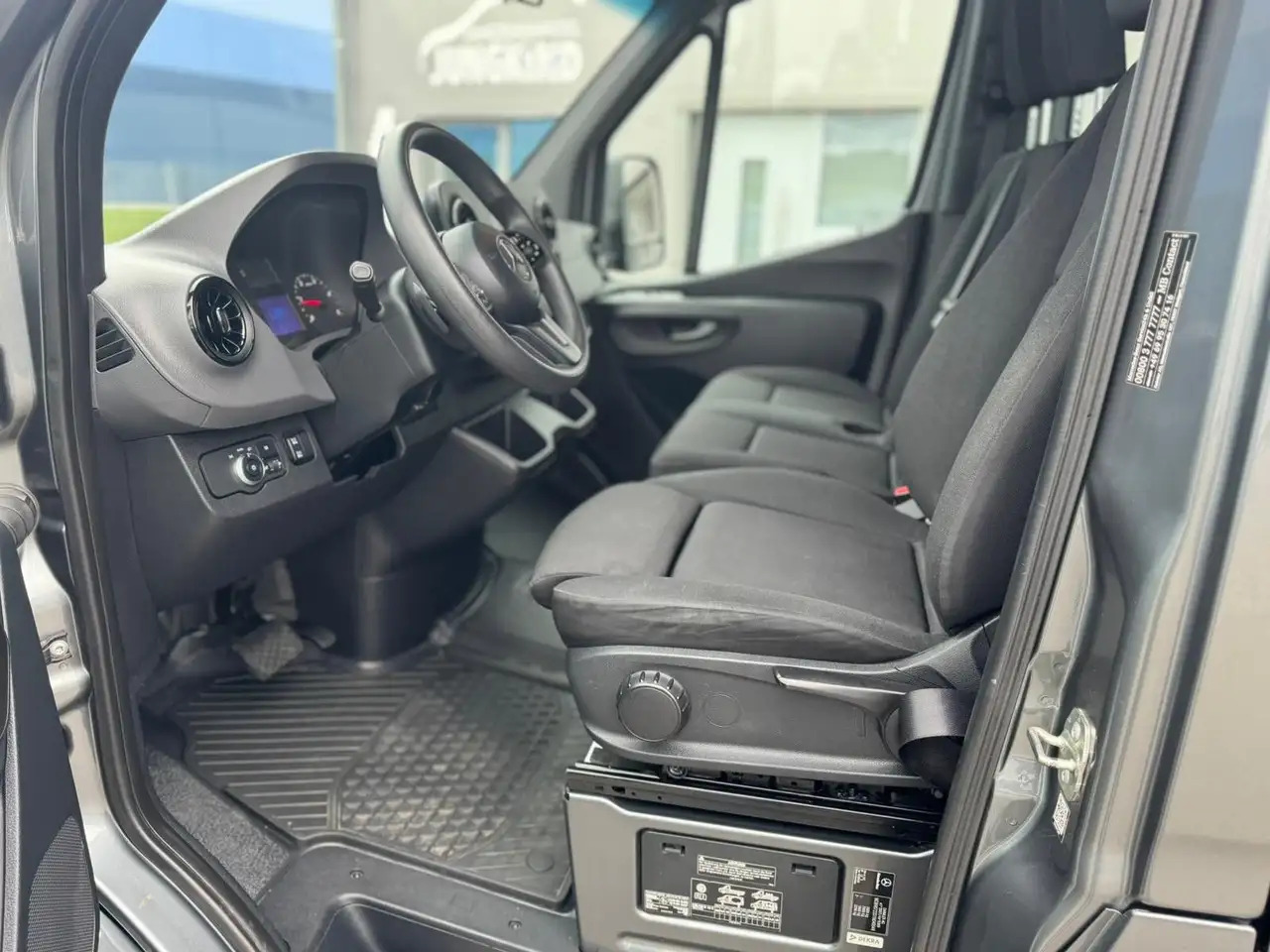 Mercedes-Benz Sprinter 316 CDI DoKa Kipper Lang Dreiseitenkipp - Peralatan lainnya: gambar 5 Mercedes-Benz Sprinter 316 CDI DoKa Kipper Lang Dreiseitenkipp - Peralatan lainnya: gambar 5