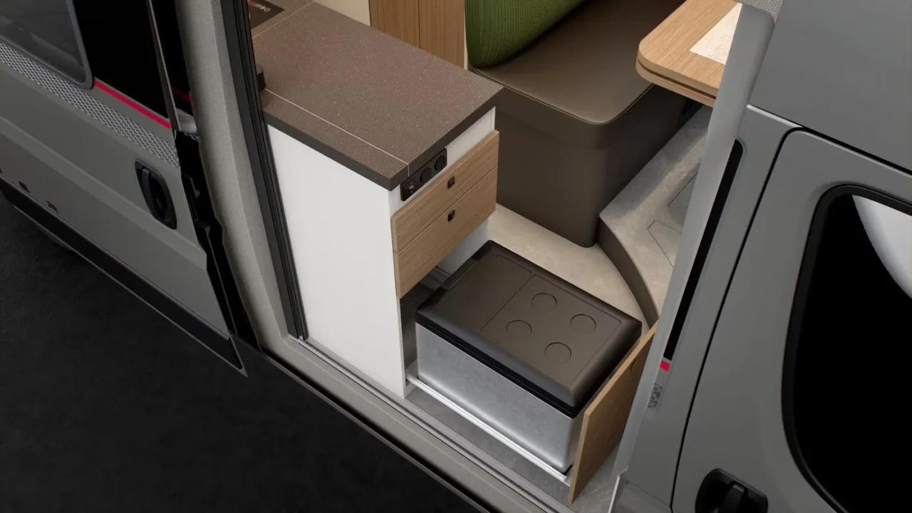 Wohnmobil Bürstner Papillon CV Automatik 140 PS - Mobil kemping: gambar 5 Wohnmobil Bürstner Papillon CV Automatik 140 PS - Mobil kemping: gambar 5