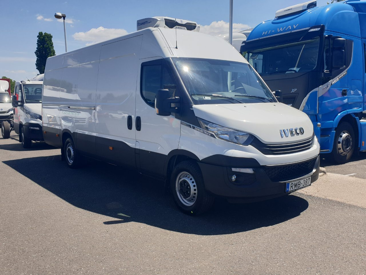 IVECO Daily 35S14 with Zanotti Z350 0°C Refrigeration (5 vehicles in stock) - Van berpendingin: gambar 3 IVECO Daily 35S14 with Zanotti Z350 0°C Refrigeration (5 vehicles in stock) - Van berpendingin: gambar 3
