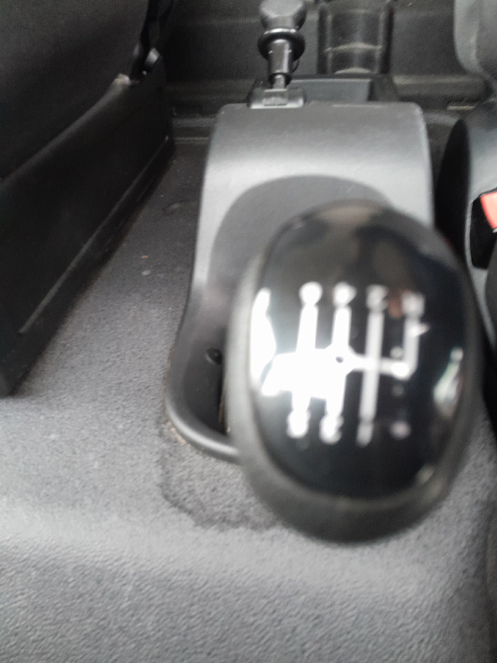 Truk dengan terpal samping MAN TGL 12.220 Tail Lift Manual: gambar 19 Truk dengan terpal samping MAN TGL 12.220 Tail Lift Manual: gambar 19