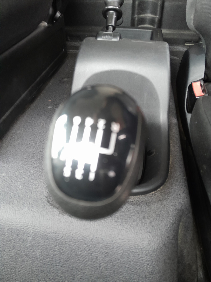 Truk dengan terpal samping MAN TGL 12.220 Tail Lift Manual: gambar 20 Truk dengan terpal samping MAN TGL 12.220 Tail Lift Manual: gambar 20