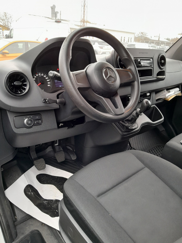 MERCEDES-BENZ Sprinter - Van flatbed: gambar 3 MERCEDES-BENZ Sprinter - Van flatbed: gambar 3