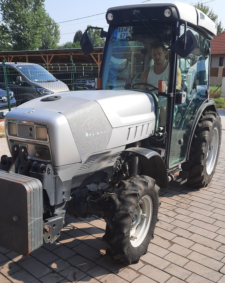 LAMBORGHINI RV90 Automatic - Peralatan pertanian: gambar 1 LAMBORGHINI RV90 Automatic - Peralatan pertanian: gambar 1