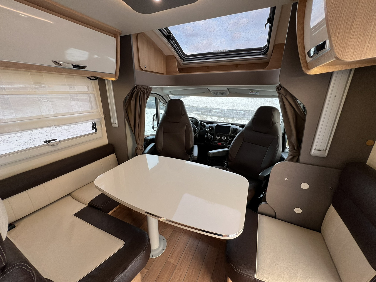 FORSTER T 699 EB Hubbett - Markise - Fahrradtr. - Mobil rumah semi-terintegrasi: gambar 3 FORSTER T 699 EB Hubbett - Markise - Fahrradtr. - Mobil rumah semi-terintegrasi: gambar 3