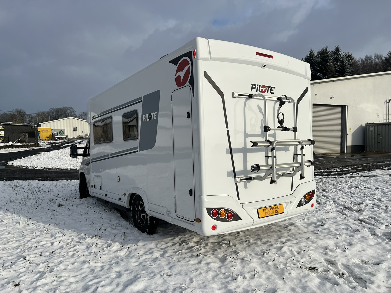 Pilote Pacific P696D Hubbett - Solar - Markise - Mobil rumah semi-terintegrasi: gambar 2 Pilote Pacific P696D Hubbett - Solar - Markise - Mobil rumah semi-terintegrasi: gambar 2