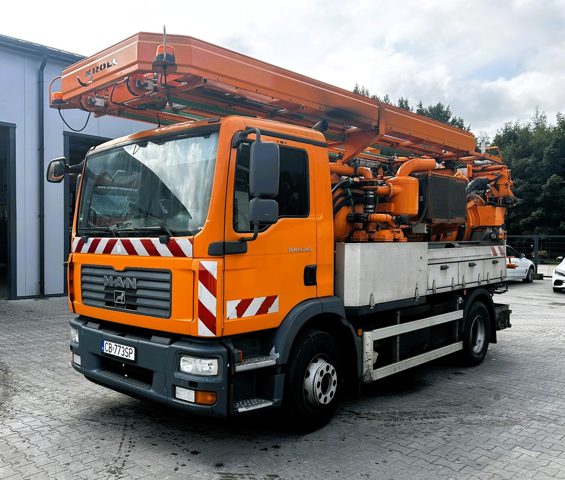 MAN TGM 15.240 - Truk vakum: gambar 2 MAN TGM 15.240 - Truk vakum: gambar 2