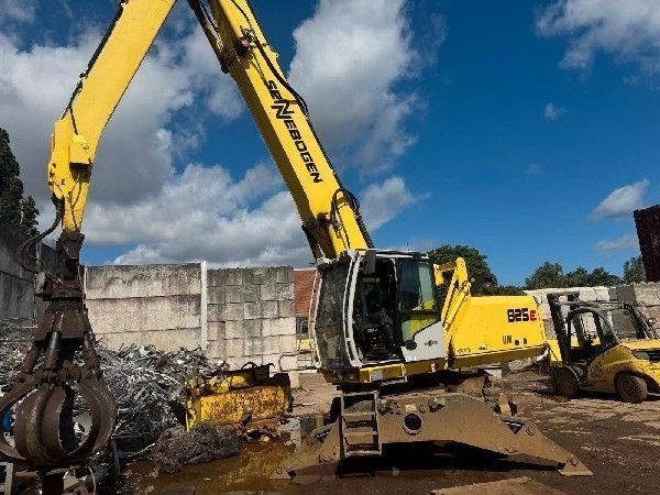 Sennebogen 825 - Ekskavator roda: gambar 1 Sennebogen 825 - Ekskavator roda: gambar 1