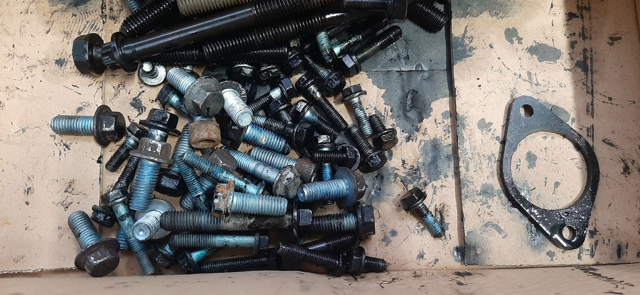 Gebrauchte Diverse Motorschrauben, MAN TGL 8.180, Artikel - Nr. : 81.99999 - 9999 - Suku Cadang Mesin untuk Truk: gambar 1 Gebrauchte Diverse Motorschrauben, MAN TGL 8.180, Artikel - Nr. : 81.99999 - 9999 - Suku Cadang Mesin untuk Truk: gambar 1