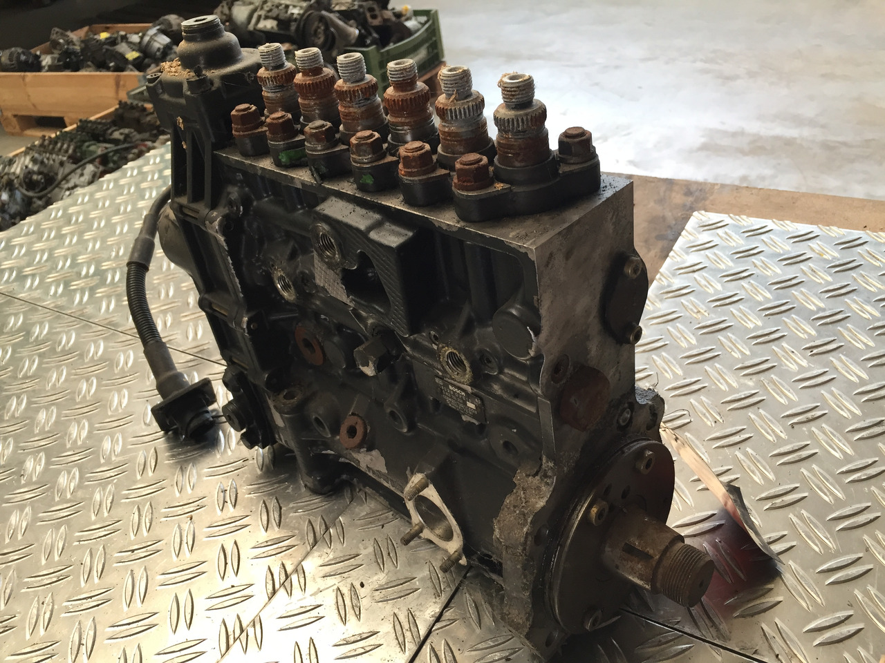 Gebrauchte Elektr. Einspritzpumpe MAN 19.403, F2000, Artikel - Nr. : 51.11103 - 7591 - Pompa bahan bakar untuk Truk: gambar 3 Gebrauchte Elektr. Einspritzpumpe MAN 19.403, F2000, Artikel - Nr. : 51.11103 - 7591 - Pompa bahan bakar untuk Truk: gambar 3