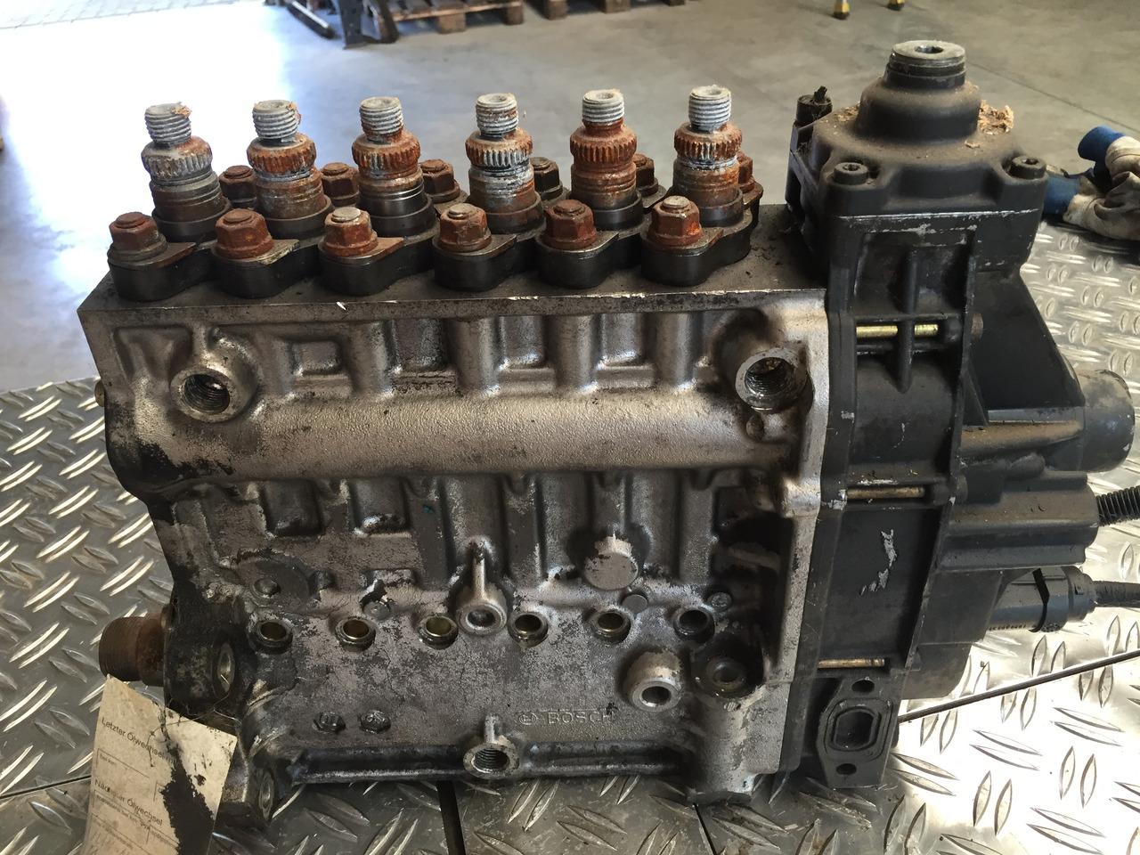 Gebrauchte Elektr. Einspritzpumpe MAN 19.403, F2000, Artikel - Nr. : 51.11103 - 7591 - Pompa bahan bakar untuk Truk: gambar 1 Gebrauchte Elektr. Einspritzpumpe MAN 19.403, F2000, Artikel - Nr. : 51.11103 - 7591 - Pompa bahan bakar untuk Truk: gambar 1