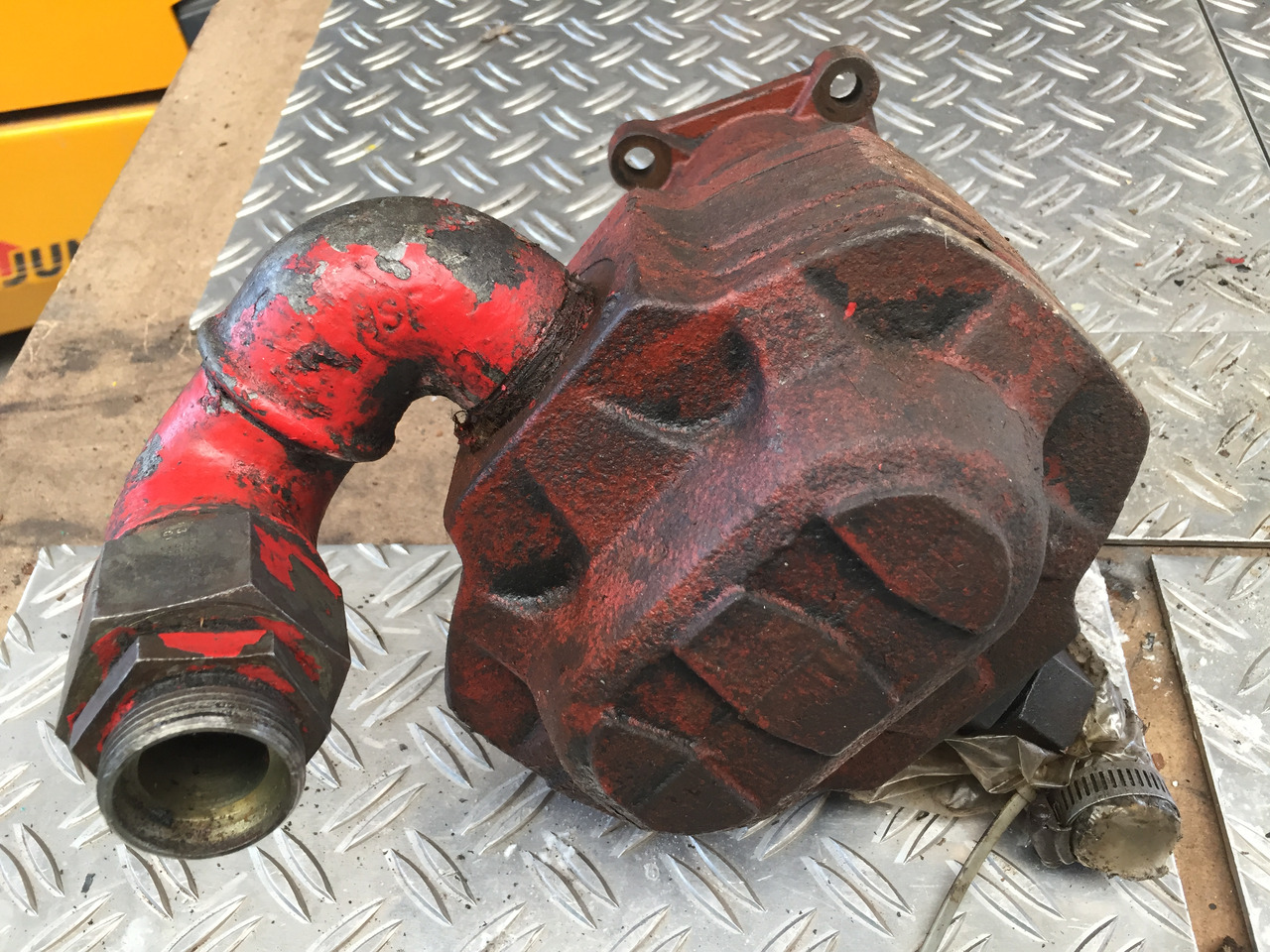 Gebrauchte Hydraulikpumpe, MAN, Artikel-Nr. : FR40.87D0- 19T2, 06881630, 01905L - Pompa hidrolik untuk Truk: gambar 1 Gebrauchte Hydraulikpumpe, MAN, Artikel-Nr. : FR40.87D0- 19T2, 06881630, 01905L - Pompa hidrolik untuk Truk: gambar 1