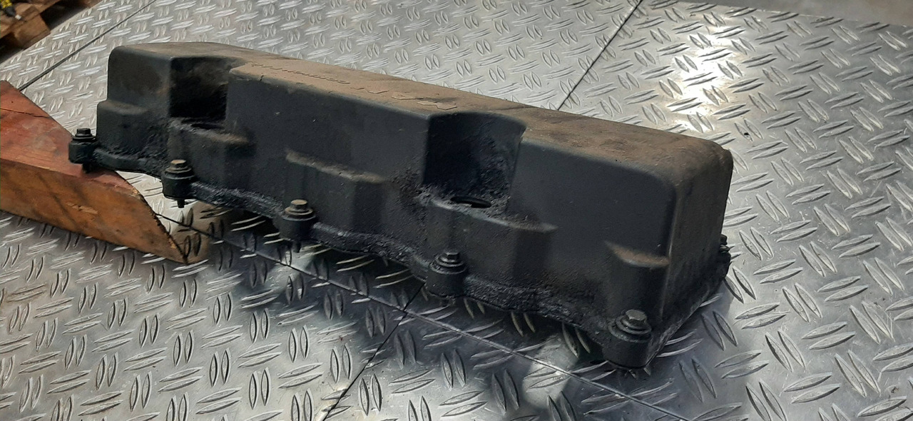 Gebrauchte MAN TGL Motortyp 8.180 LF , Zylinderkopfhaube, Artikel - Nr. : 51.03400 - 6008 - Kepala silinder untuk Truk: gambar 1 Gebrauchte MAN TGL Motortyp 8.180 LF , Zylinderkopfhaube, Artikel - Nr. : 51.03400 - 6008 - Kepala silinder untuk Truk: gambar 1