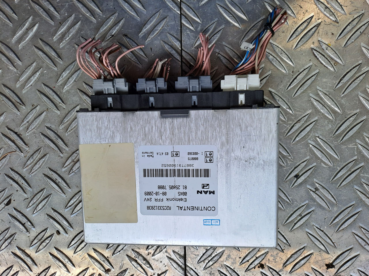 Gebrauchte MAN TGX 26.480 Steuergerät Fahrzeugführungsrechner , Artikel - Nr. : 81.25805 - 7088 - ECU untuk Truk: gambar 2 Gebrauchte MAN TGX 26.480 Steuergerät Fahrzeugführungsrechner , Artikel - Nr. : 81.25805 - 7088 - ECU untuk Truk: gambar 2