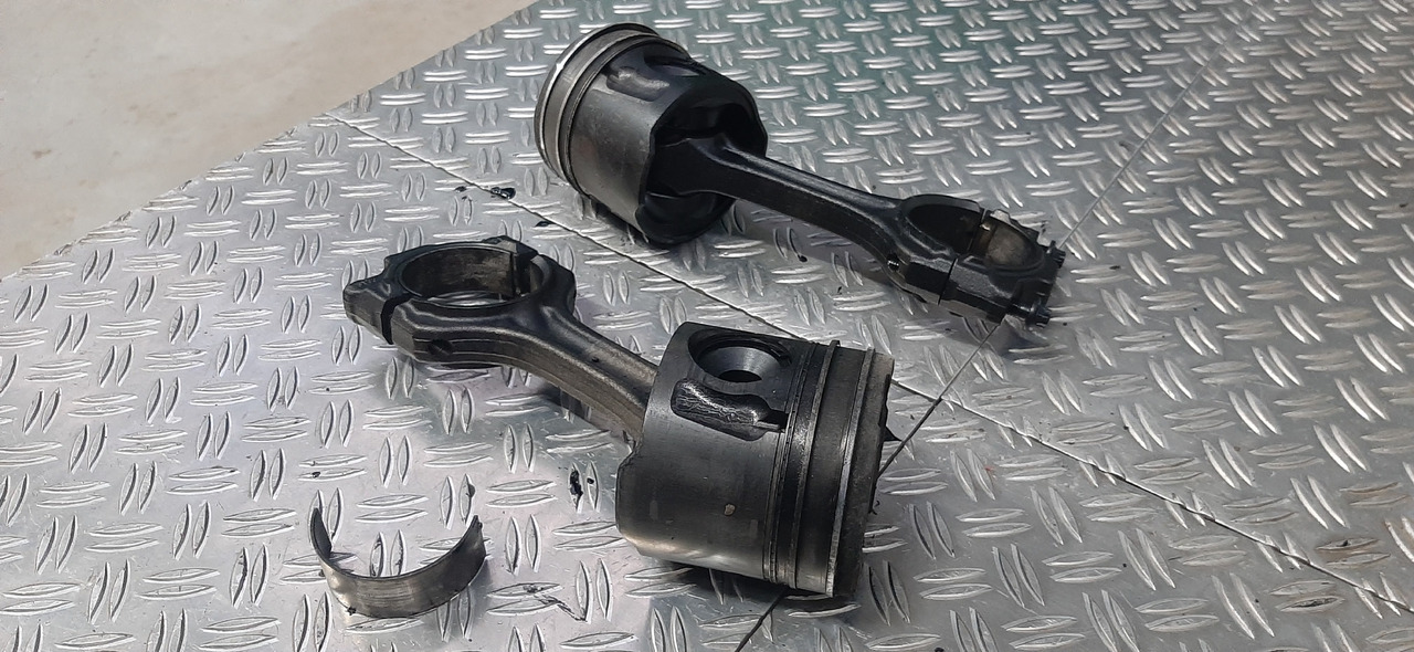 Gebrauchte Motorkolben vom MAN TGL 8.180, Typ D0834 LF 51, Artikel - Nr. : 81.99999 - 9999 - Piston/ Ring/ Bushing untuk Truk: gambar 3 Gebrauchte Motorkolben vom MAN TGL 8.180, Typ D0834 LF 51, Artikel - Nr. : 81.99999 - 9999 - Piston/ Ring/ Bushing untuk Truk: gambar 3