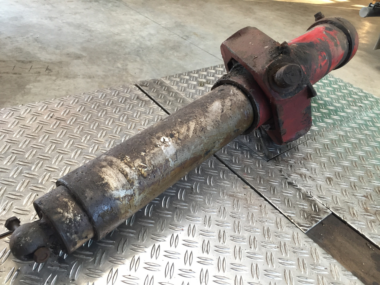 Gebrauchter Hydraulik Kippzylinder MEILLER für MAN 19.362 F90, Artikel - Nr. : A 999 999 99 99 - Silinder hidrolik untuk Truk: gambar 5 Gebrauchter Hydraulik Kippzylinder MEILLER für MAN 19.362 F90, Artikel - Nr. : A 999 999 99 99 - Silinder hidrolik untuk Truk: gambar 5