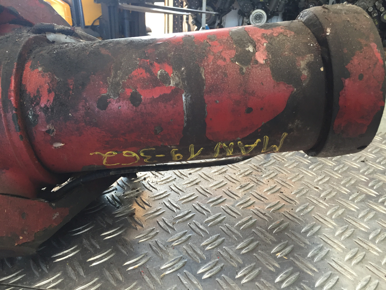 Gebrauchter Hydraulik Kippzylinder MEILLER für MAN 19.362 F90, Artikel - Nr. : A 999 999 99 99 - Silinder hidrolik untuk Truk: gambar 4 Gebrauchter Hydraulik Kippzylinder MEILLER für MAN 19.362 F90, Artikel - Nr. : A 999 999 99 99 - Silinder hidrolik untuk Truk: gambar 4