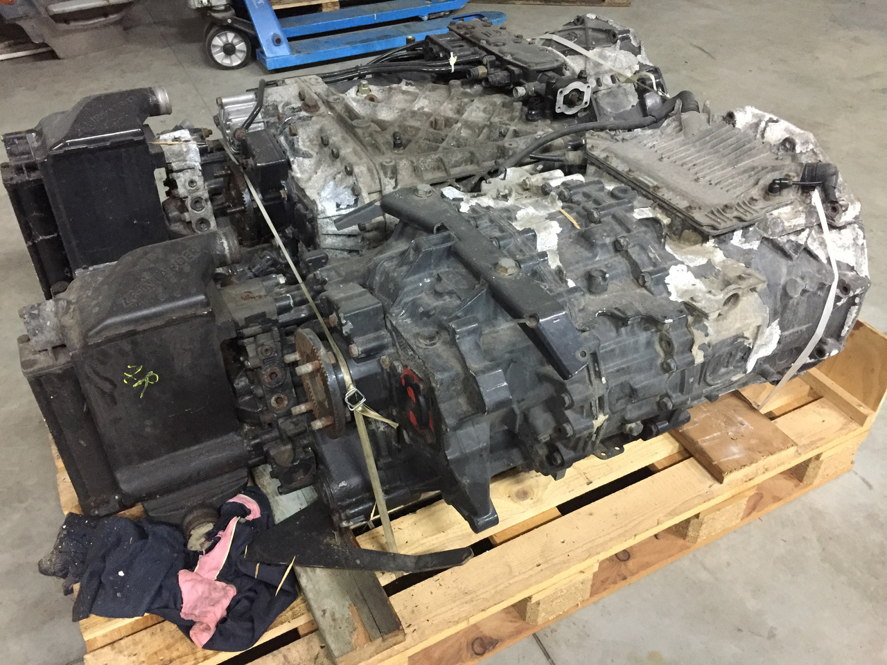 Gebrauchtes Getriebe MAN TGA 18.360, Typ : 12AS 2301, Artikel - Nr. : 81.32003 - 6655 - Gearbox untuk Truk: gambar 5 Gebrauchtes Getriebe MAN TGA 18.360, Typ : 12AS 2301, Artikel - Nr. : 81.32003 - 6655 - Gearbox untuk Truk: gambar 5