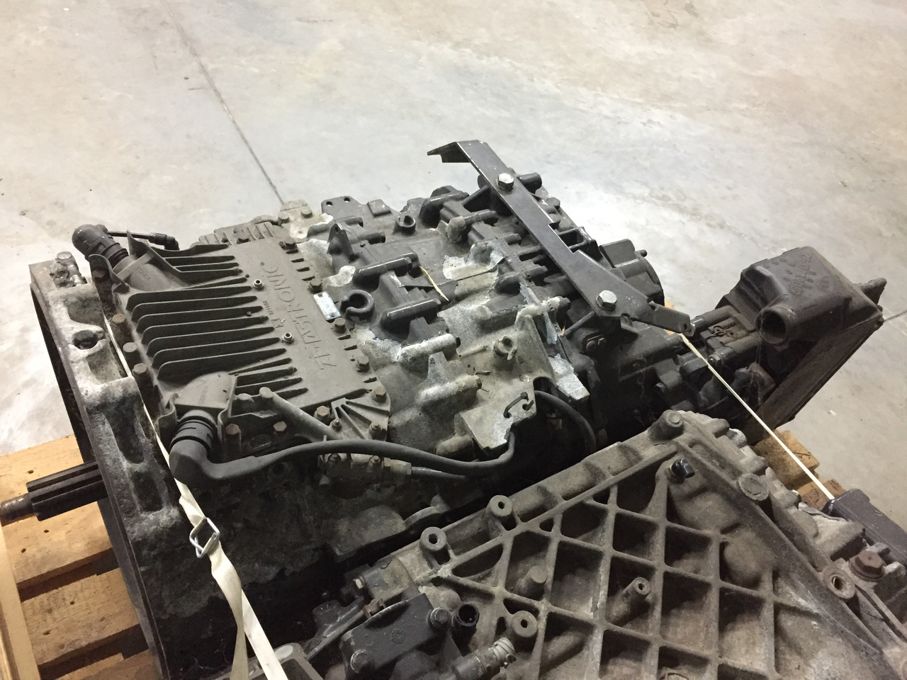 Gebrauchtes Getriebe MAN TGA 18.360, Typ : 12AS 2301, Artikel - Nr. : 81.32003 - 6655 - Gearbox untuk Truk: gambar 2 Gebrauchtes Getriebe MAN TGA 18.360, Typ : 12AS 2301, Artikel - Nr. : 81.32003 - 6655 - Gearbox untuk Truk: gambar 2