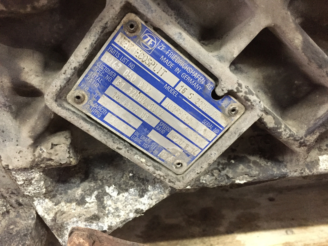 Gebrauchtes Getriebe MAN TGA 26.440 XXL, Typ 16S 2221 TD, Artikel - Nr.: 81.32004 - 6017 - Gearbox untuk Truk: gambar 3 Gebrauchtes Getriebe MAN TGA 26.440 XXL, Typ 16S 2221 TD, Artikel - Nr.: 81.32004 - 6017 - Gearbox untuk Truk: gambar 3