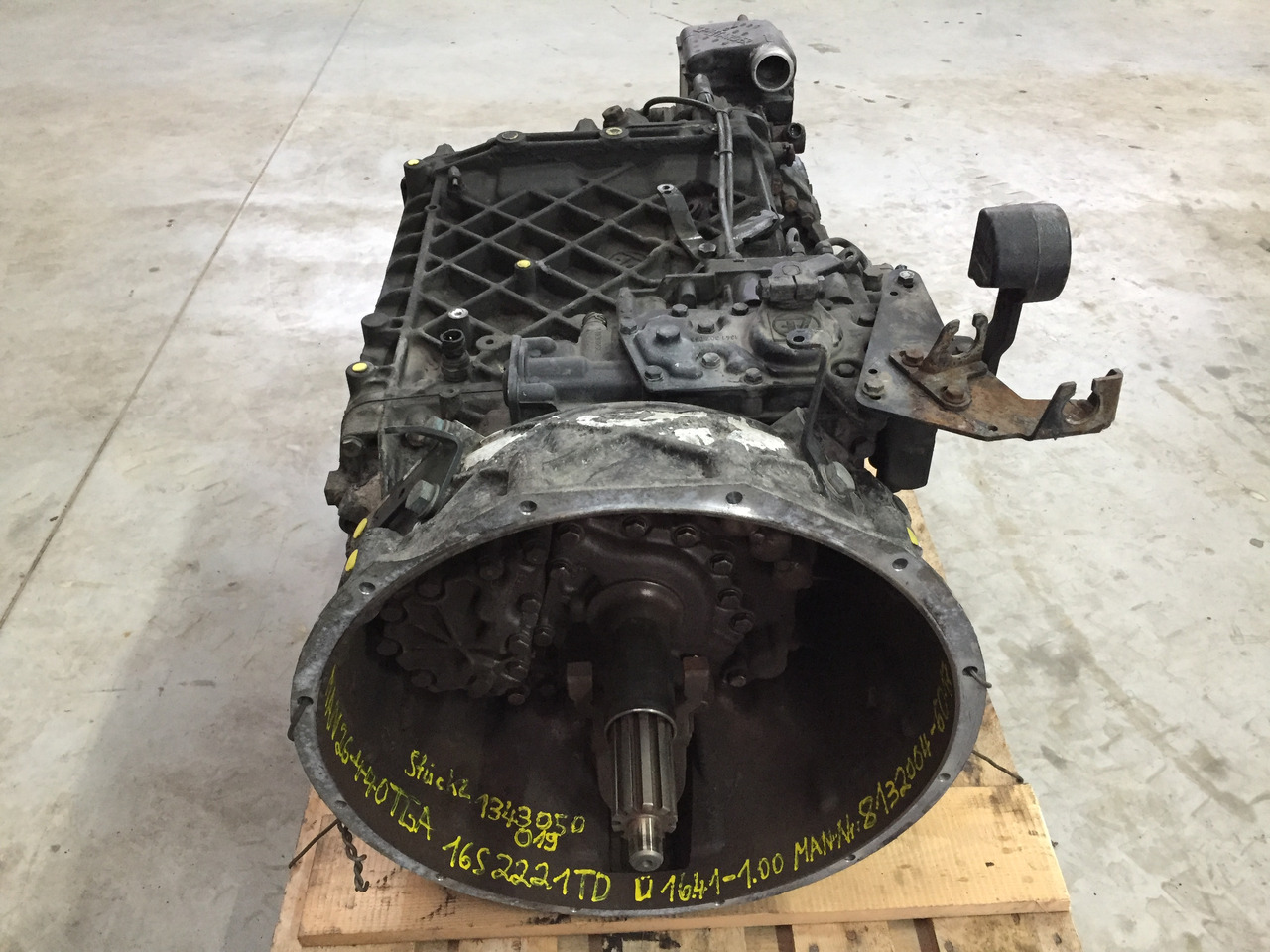 Gebrauchtes Getriebe MAN TGA 26.440 XXL, Typ 16S 2221 TD, Artikel - Nr.: 81.32004 - 6017 - Gearbox untuk Truk: gambar 2 Gebrauchtes Getriebe MAN TGA 26.440 XXL, Typ 16S 2221 TD, Artikel - Nr.: 81.32004 - 6017 - Gearbox untuk Truk: gambar 2