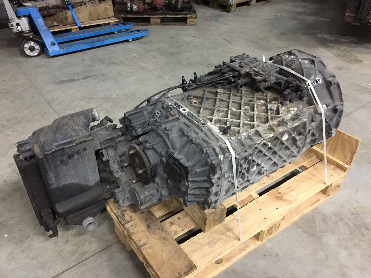 Gebrauchtes Getriebe MAN TGA 26.480, Typ : 16S 2321, Artikel - Nr. : 81.32034 - 6743 - Gearbox untuk Truk: gambar 4 Gebrauchtes Getriebe MAN TGA 26.480, Typ : 16S 2321, Artikel - Nr. : 81.32034 - 6743 - Gearbox untuk Truk: gambar 4