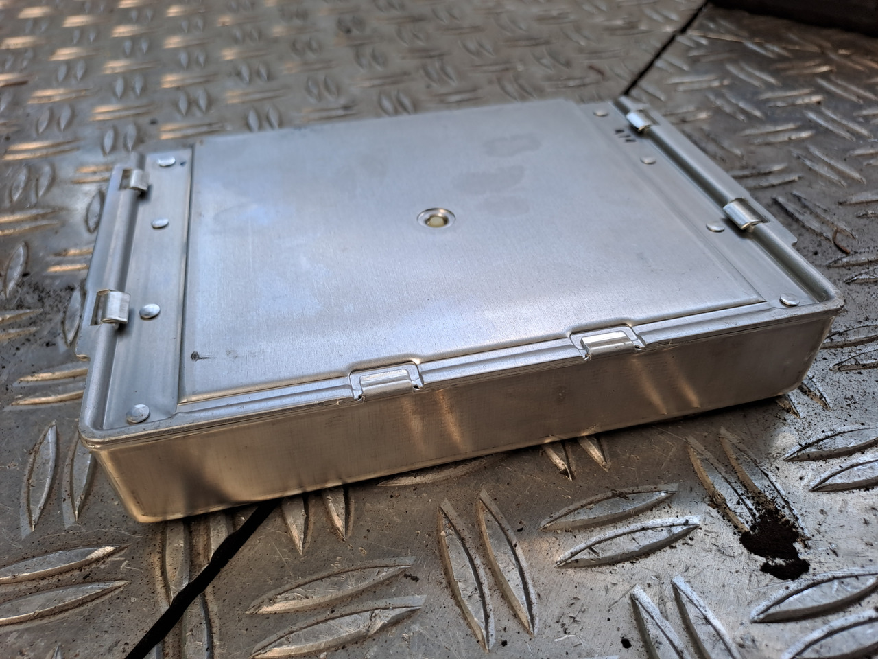 Gebrauchtes MAN TGX 26.440 EBS 5 Steuergerät 24 V , Artikel - Nr.: 81.25808 - 7053 - ECU untuk Truk: gambar 4 Gebrauchtes MAN TGX 26.440 EBS 5 Steuergerät 24 V , Artikel - Nr.: 81.25808 - 7053 - ECU untuk Truk: gambar 4