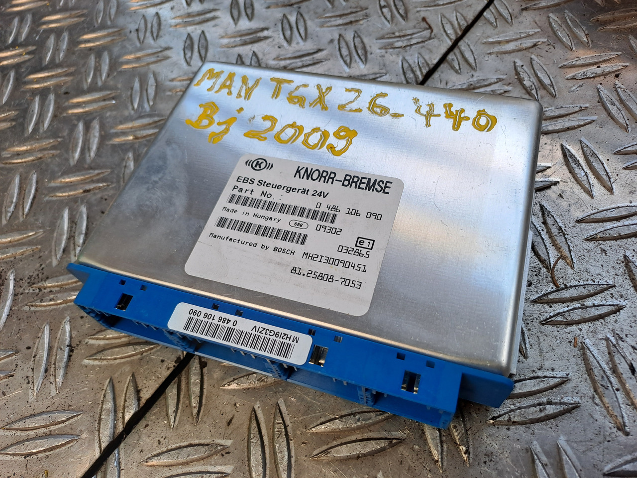 Gebrauchtes MAN TGX 26.440 EBS 5 Steuergerät 24 V , Artikel - Nr.: 81.25808 - 7053 - ECU untuk Truk: gambar 5 Gebrauchtes MAN TGX 26.440 EBS 5 Steuergerät 24 V , Artikel - Nr.: 81.25808 - 7053 - ECU untuk Truk: gambar 5