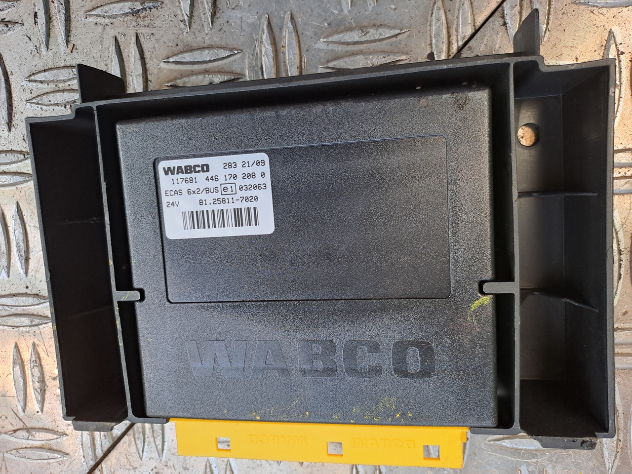 Gebrauchtes MAN TGX 26.440 Steuergerät ECAS Luftfederung, Artikel - Nr.: 81.25811 - 7020 - ECU untuk Truk: gambar 5 Gebrauchtes MAN TGX 26.440 Steuergerät ECAS Luftfederung, Artikel - Nr.: 81.25811 - 7020 - ECU untuk Truk: gambar 5