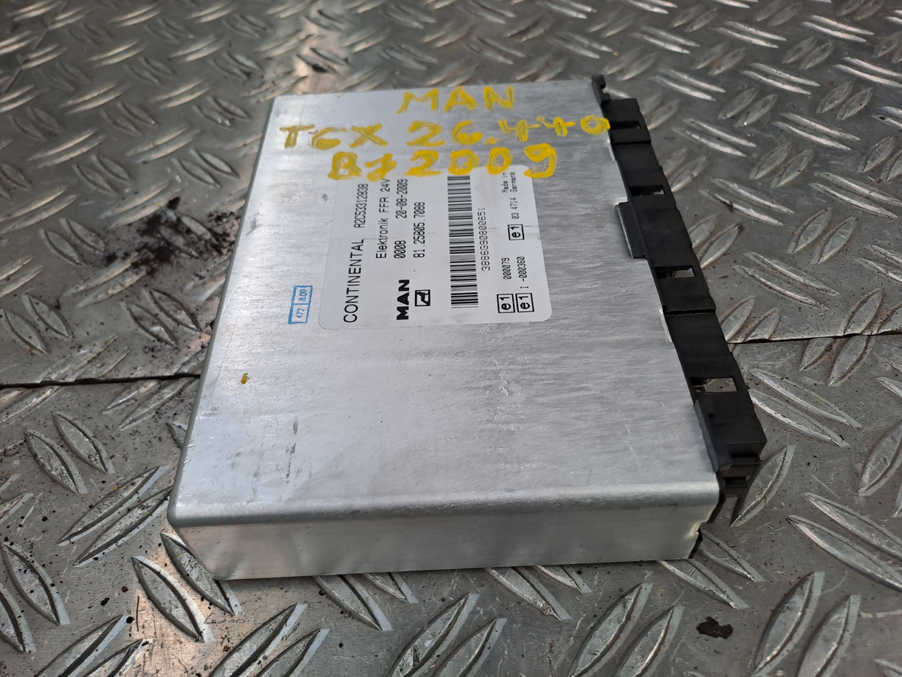 Gebrauchtes MAN TGX 26.440 Steuergerät Fahrzeugführungs - Rechner, Artikel - Nr. : 81.25805 - 7088 - ECU untuk Truk: gambar 1 Gebrauchtes MAN TGX 26.440 Steuergerät Fahrzeugführungs - Rechner, Artikel - Nr. : 81.25805 - 7088 - ECU untuk Truk: gambar 1