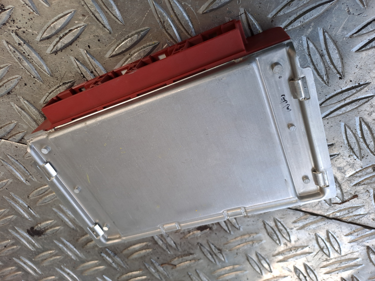 Gebrauchtes MAN TGX 26.440 Steuergerät Intarder, Artikel - Nr.: 81.25810 - 6023 - ECU untuk Truk: gambar 4 Gebrauchtes MAN TGX 26.440 Steuergerät Intarder, Artikel - Nr.: 81.25810 - 6023 - ECU untuk Truk: gambar 4