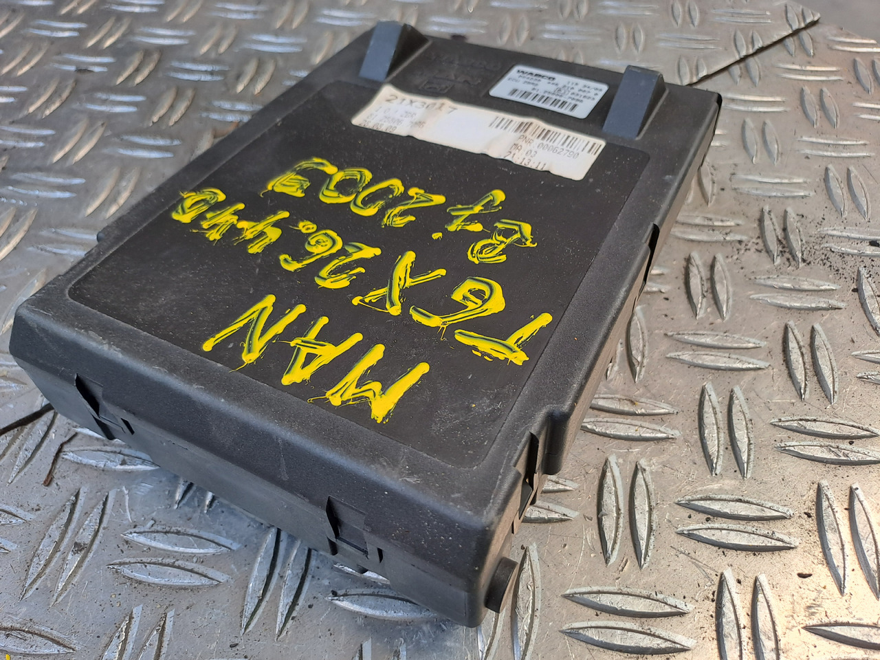 Gebrauchtes MAN TGX 26.440 Steuergerät zentraler Bordrechner, Artikel - Nr.: 81.25806 - 7096 - ECU untuk Truk: gambar 2 Gebrauchtes MAN TGX 26.440 Steuergerät zentraler Bordrechner, Artikel - Nr.: 81.25806 - 7096 - ECU untuk Truk: gambar 2