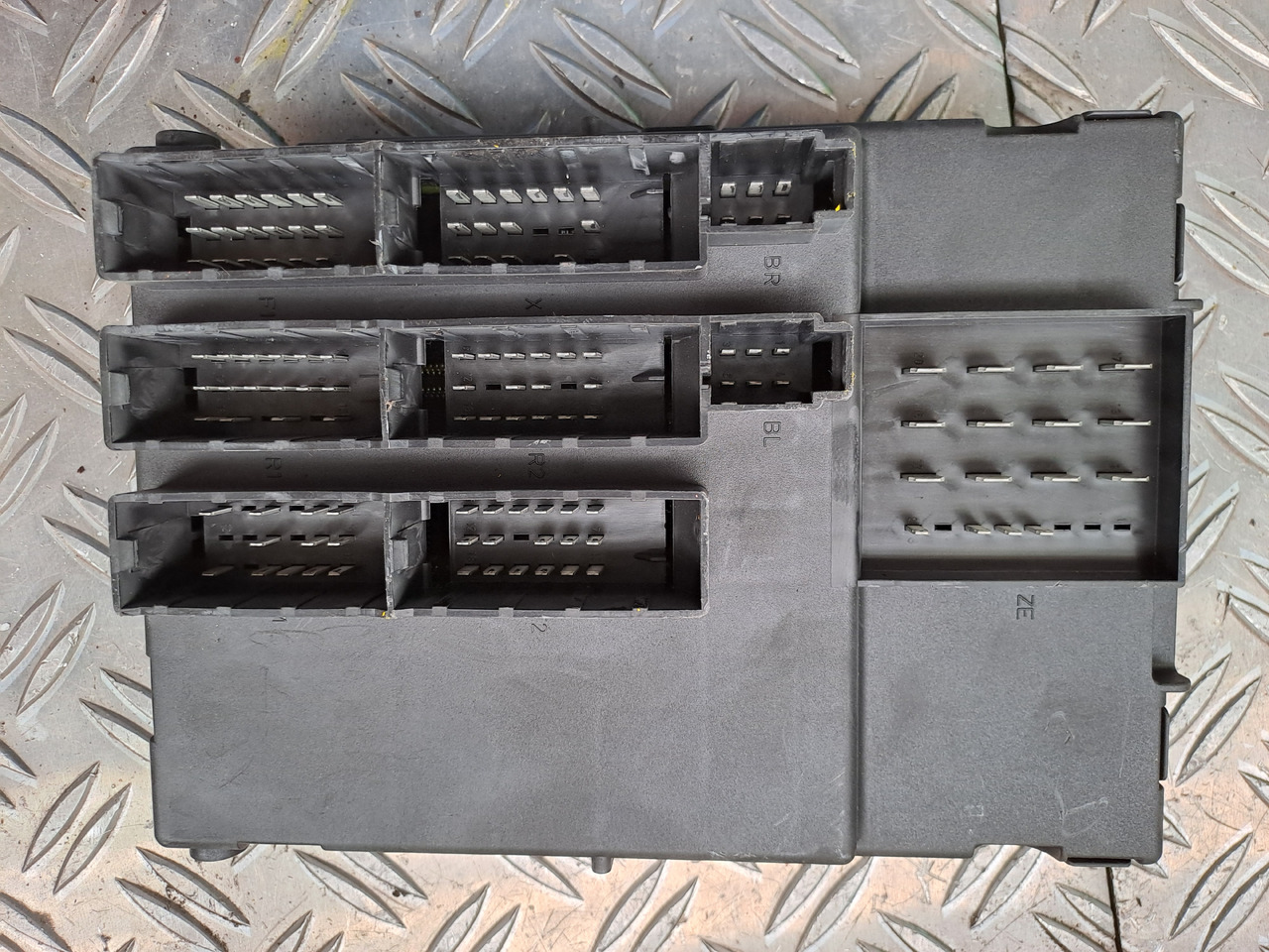 Gebrauchtes MAN TGX 26.440 Steuergerät zentraler Bordrechner, Artikel - Nr. : 81.25806 - 7096 - ECU untuk Truk: gambar 2 Gebrauchtes MAN TGX 26.440 Steuergerät zentraler Bordrechner, Artikel - Nr. : 81.25806 - 7096 - ECU untuk Truk: gambar 2