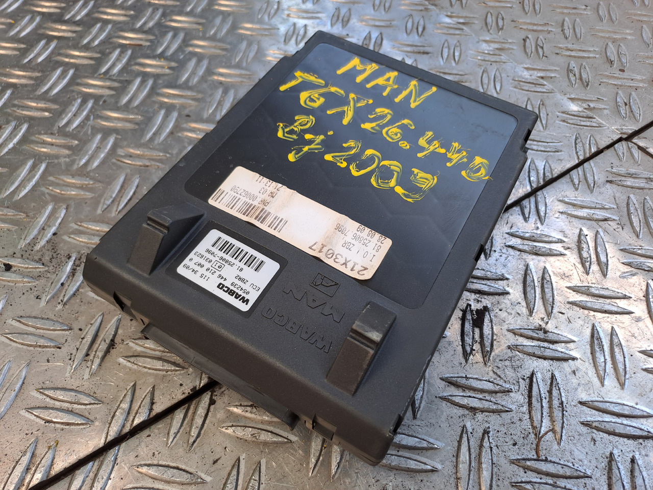 Gebrauchtes MAN TGX 26.440 Steuergerät zentraler Bordrechner, Artikel - Nr.: 81.25806 - 7096 - ECU untuk Truk: gambar 1 Gebrauchtes MAN TGX 26.440 Steuergerät zentraler Bordrechner, Artikel - Nr.: 81.25806 - 7096 - ECU untuk Truk: gambar 1