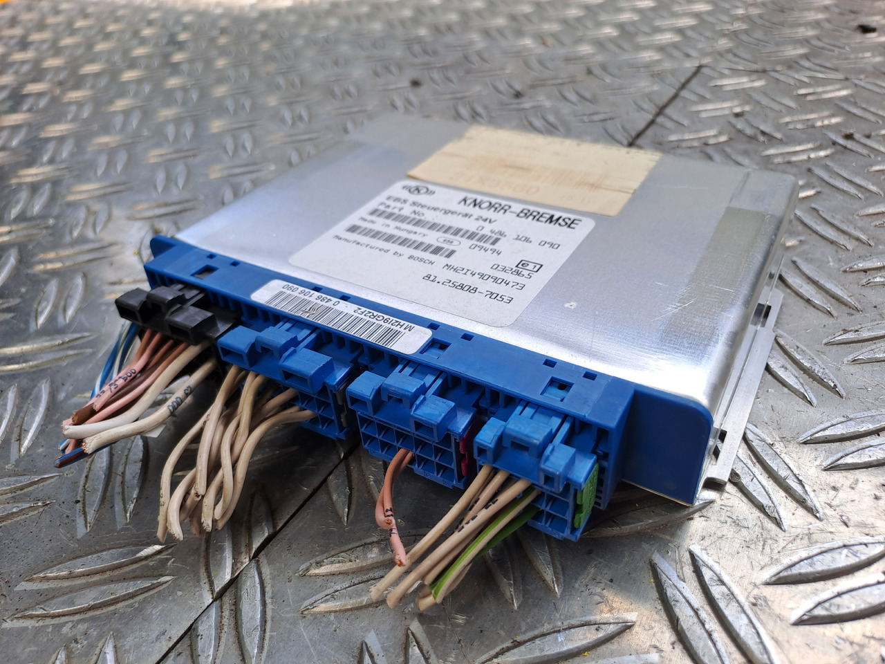 Gebrauchtes MAN TGX 26.480 Steuergerät EBS 5, elektr. Bremssystem , Artikel - Nr.: 81.25808 - 7053 - ECU untuk Truk: gambar 1 Gebrauchtes MAN TGX 26.480 Steuergerät EBS 5, elektr. Bremssystem , Artikel - Nr.: 81.25808 - 7053 - ECU untuk Truk: gambar 1