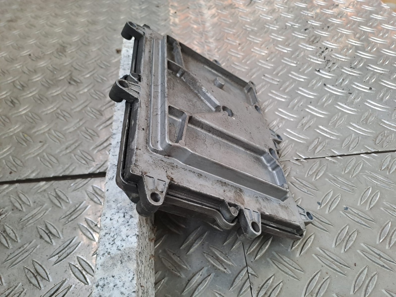 MAN MAn TGX 26.440 / D 2066 LF 40 - ECU untuk Truk: gambar 4 MAN MAn TGX 26.440 / D 2066 LF 40 - ECU untuk Truk: gambar 4