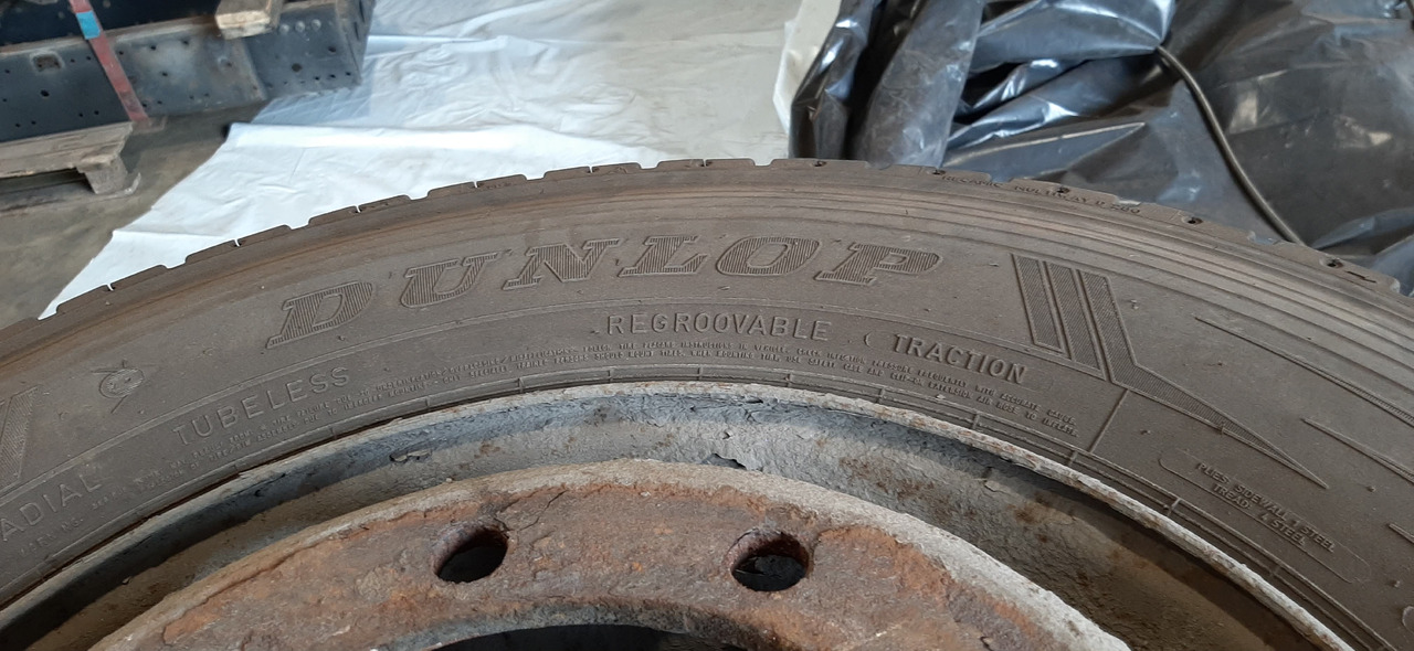 Neuwertige Dunlopp Reifen mit Felgen, 315 / 70 R22,5 Artikel - Nr. : 81.99999 - 9999 - Ban untuk Truk: gambar 4 Neuwertige Dunlopp Reifen mit Felgen, 315 / 70 R22,5 Artikel - Nr. : 81.99999 - 9999 - Ban untuk Truk: gambar 4