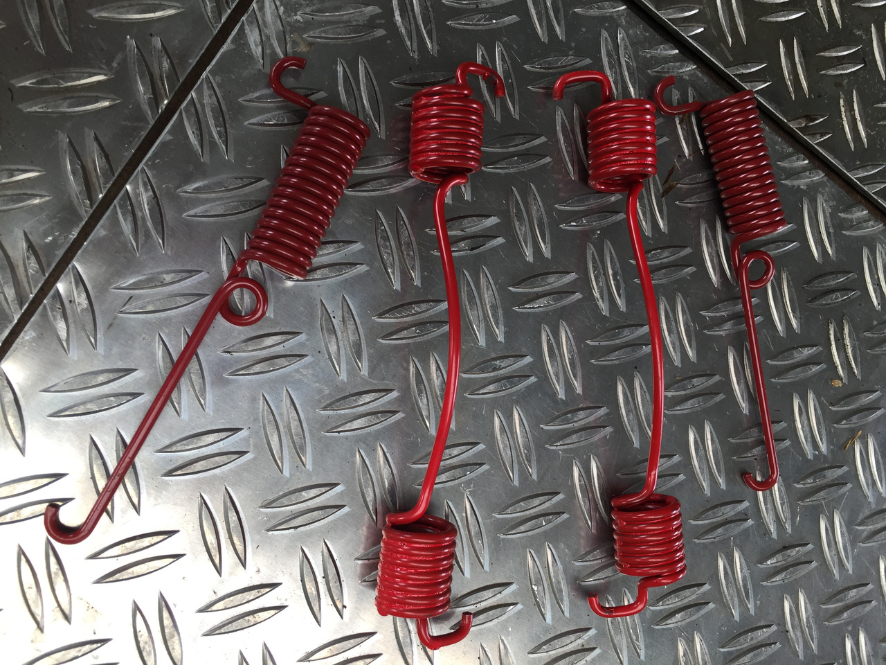 Neuwertige MAN L 2000 Zugfeder, Hinterachse Bremse , Artikel - Nr. : 81.97610 - 0224 - Penangguhan untuk Truk: gambar 2 Neuwertige MAN L 2000 Zugfeder, Hinterachse Bremse , Artikel - Nr. : 81.97610 - 0224 - Penangguhan untuk Truk: gambar 2