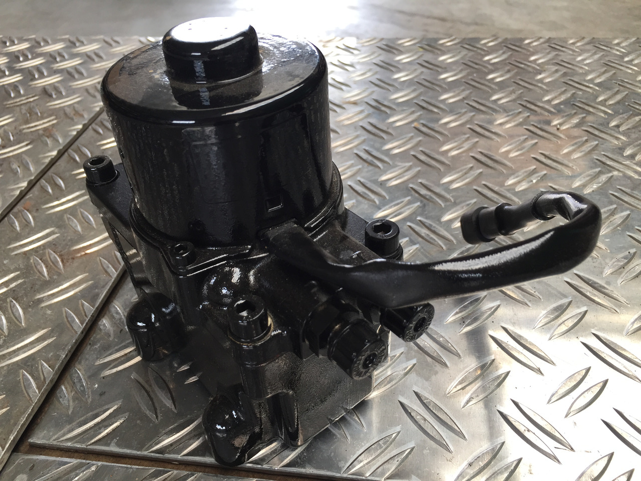 Neuwertige MAN TGA, TGS, TGX Hydraulikpumpe , Artikel - Nr. : 81.41723 - 6122 - Pompa hidrolik untuk Truk: gambar 4 Neuwertige MAN TGA, TGS, TGX Hydraulikpumpe , Artikel - Nr. : 81.41723 - 6122 - Pompa hidrolik untuk Truk: gambar 4