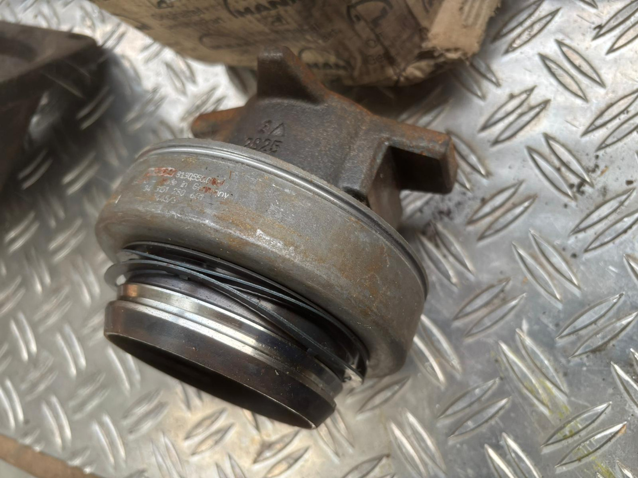 Neuwertiges MAN Ausrücklager, Kupplungssatz, Artikel - Nr. : 81.30550 - 0109 - Kopling dan suku cadang untuk Truk: gambar 1 Neuwertiges MAN Ausrücklager, Kupplungssatz, Artikel - Nr. : 81.30550 - 0109 - Kopling dan suku cadang untuk Truk: gambar 1