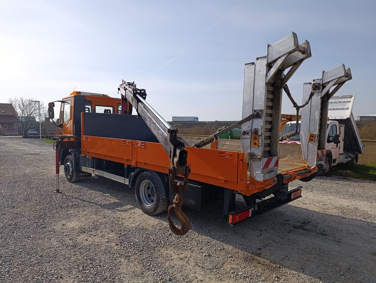 IVECO Eurocargo 120E24 - Truk flatbed, Truk derek: gambar 3 IVECO Eurocargo 120E24 - Truk flatbed, Truk derek: gambar 3