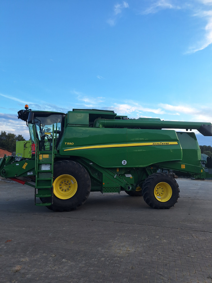JOHN DEERE T550 - Pemanen gabungan: gambar 2 JOHN DEERE T550 - Pemanen gabungan: gambar 2
