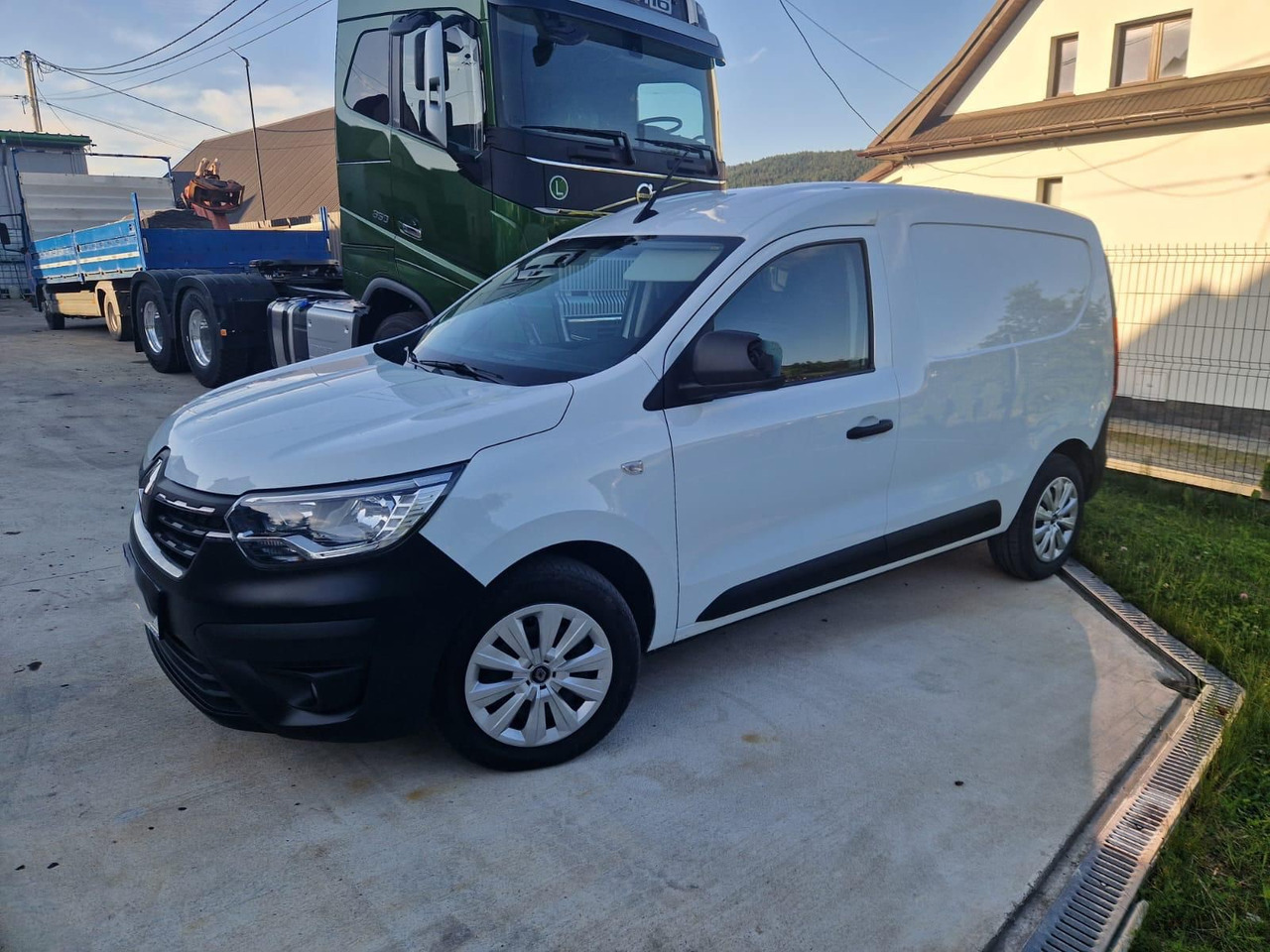 RENAULT EXPRESS - Van kecil: gambar 2 RENAULT EXPRESS - Van kecil: gambar 2