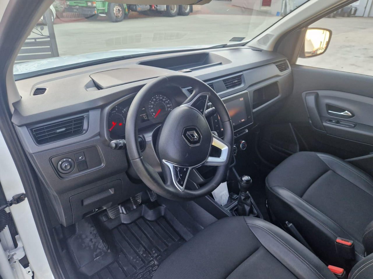 RENAULT EXPRESS - Van kecil: gambar 5 RENAULT EXPRESS - Van kecil: gambar 5