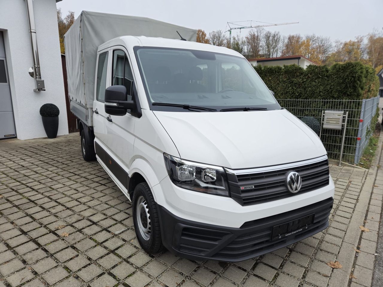 VOLKSWAGEN Crafter Pritsche 35 DOKA mittellang 4MOTION - Van dengan terpal samping: gambar 2 VOLKSWAGEN Crafter Pritsche 35 DOKA mittellang 4MOTION - Van dengan terpal samping: gambar 2