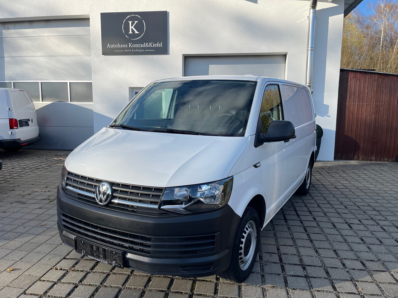 VOLKSWAGEN T6 Transporter Klima/PDC/AHK/Standheizung - Van panel: gambar 1 VOLKSWAGEN T6 Transporter Klima/PDC/AHK/Standheizung - Van panel: gambar 1
