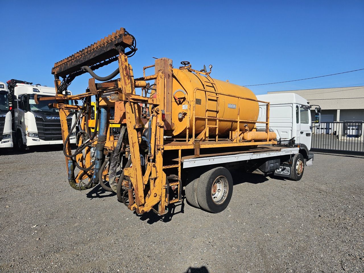 RENAULT M180 - Truk flatbed: gambar 3 RENAULT M180 - Truk flatbed: gambar 3