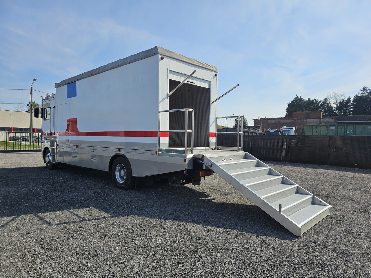 Renault AE380 PHASE1 - Truk box: gambar 3 Renault AE380 PHASE1 - Truk box: gambar 3