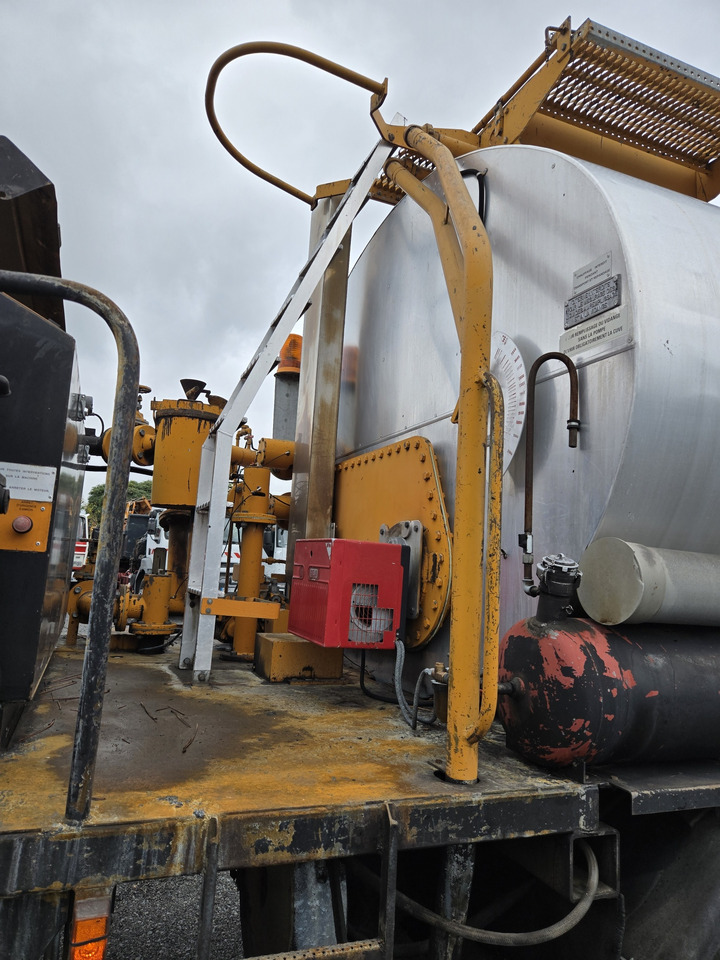 Aspal sprayer Renault Premium 300: gambar 17 Aspal sprayer Renault Premium 300: gambar 17