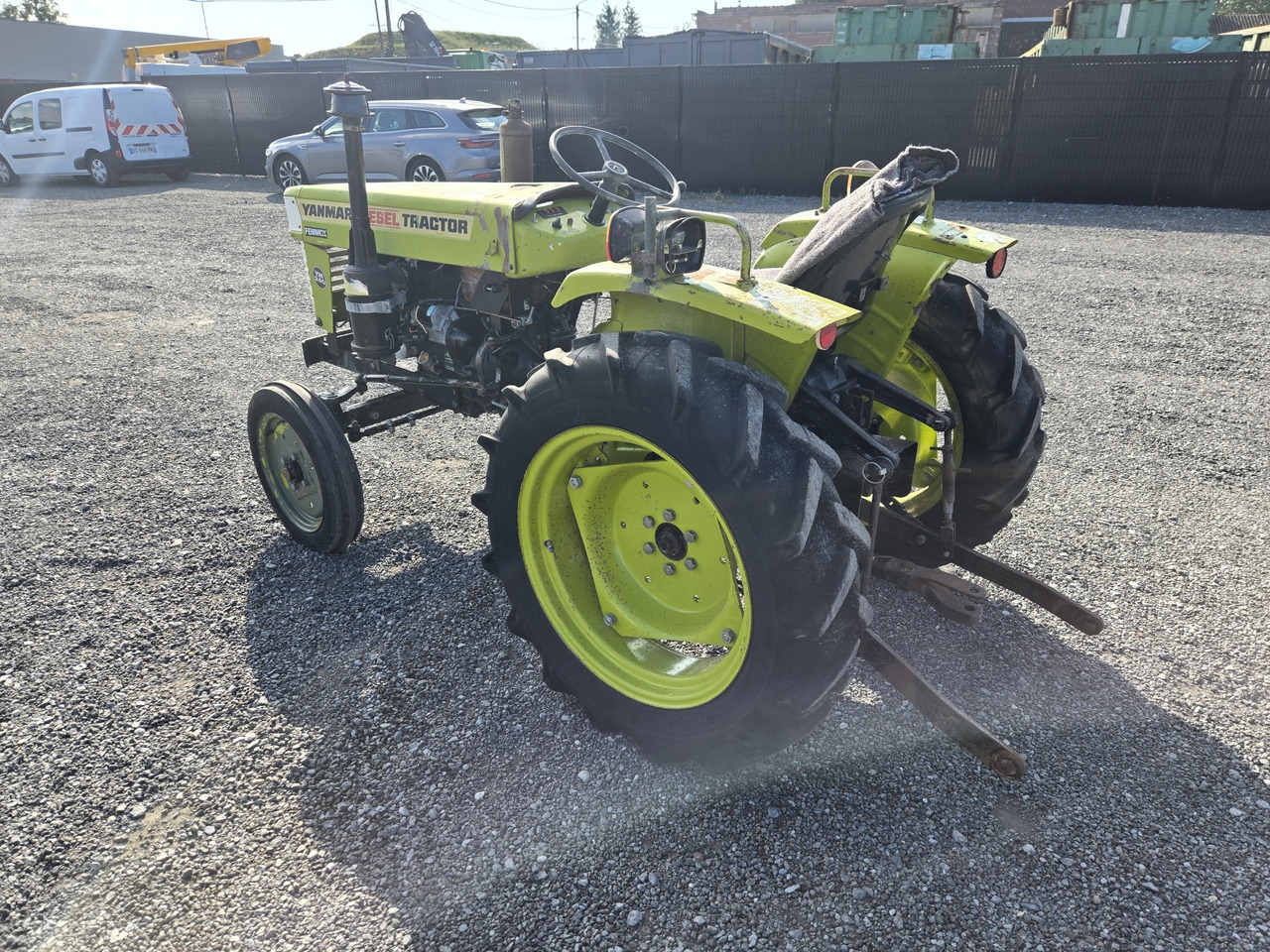 Yanmar YM240 - Traktor kompak: gambar 4 Yanmar YM240 - Traktor kompak: gambar 4